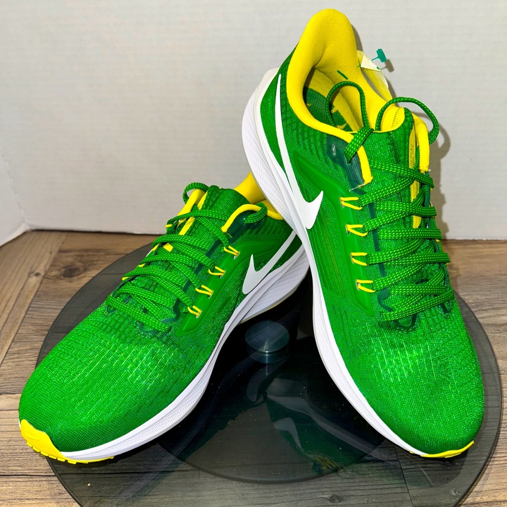 Oregon Ducks Nike Zoom Pegasus 39 Green Yellow DR1970-300 Men's Size 8.5 New